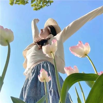 千雪一笑百媚生